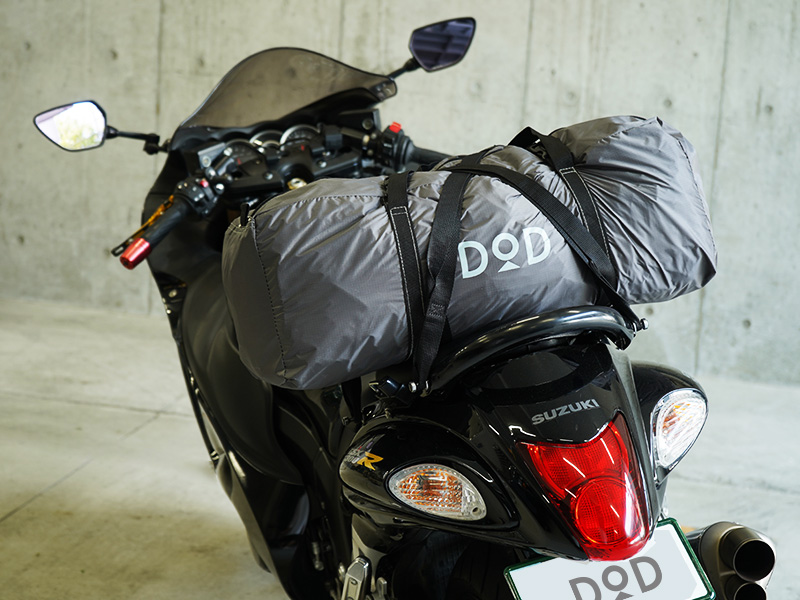 ライダーズバイクインテントのメインの特徴(バイクに積みやすい!)