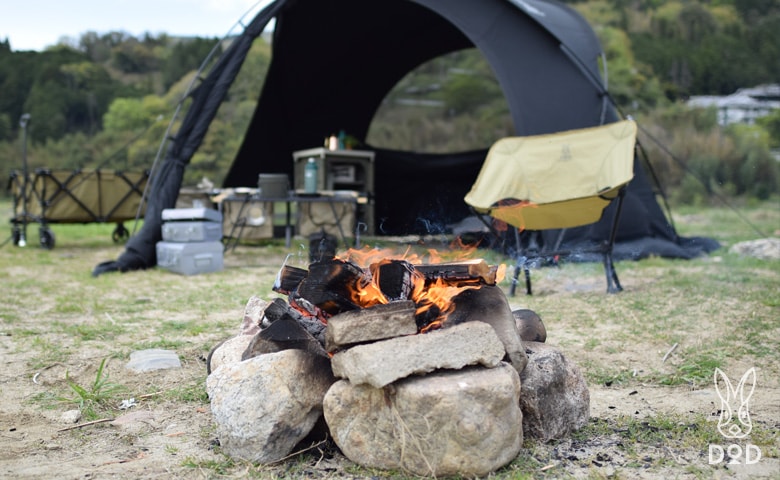 秋キャンプにおすすめ かまどで焚き火料理を作る魅力 Dod Journal ディーオーディージャーナル