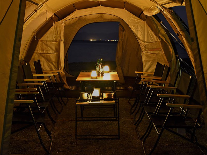 Kamaboko Tent 3M 的主要特點（可容納 10 名成人的寬敞起居空間）