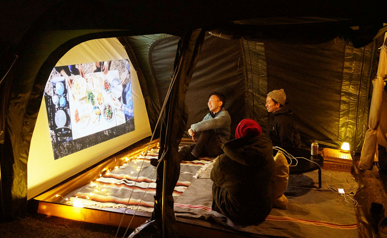 テントがシアターに早変わり！カマボコテント3はオプションパーツで遊べます。