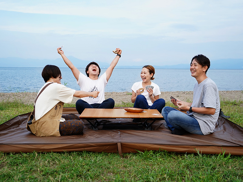  キャナリーテーブルMのメインの特徴（お座敷スタイルでちゃぶ台として）