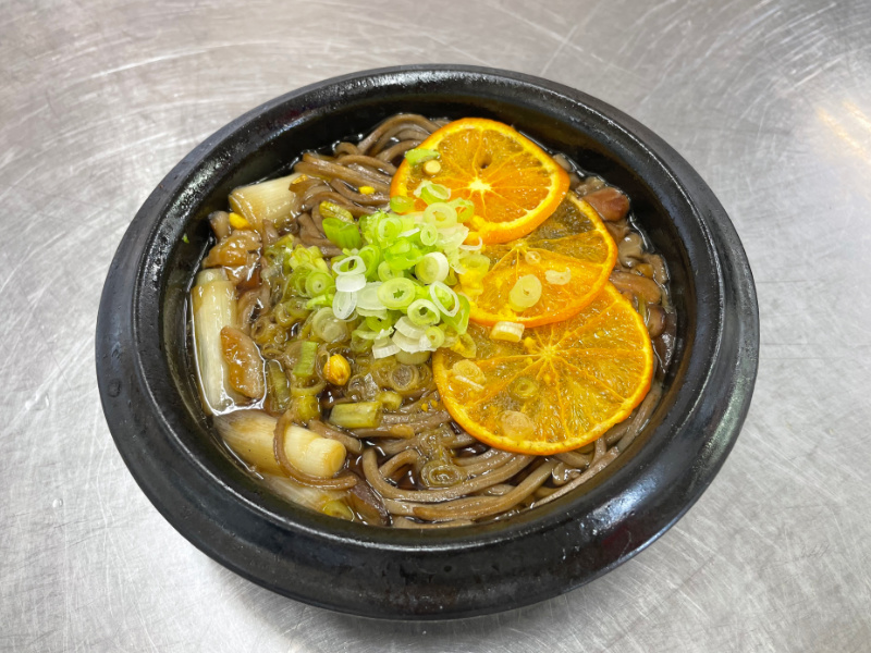 画像:オレンジそば