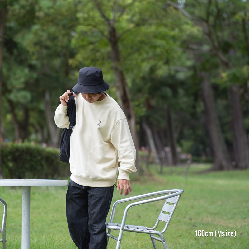 JK058-IV-S ウサロゴスウェットS/M/L/XLの着用イメージ