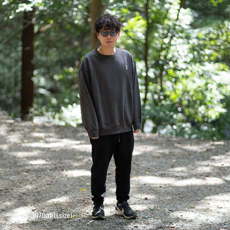 JK058-IV-S ウサロゴスウェットS/M/L/XLの着用イメージ
