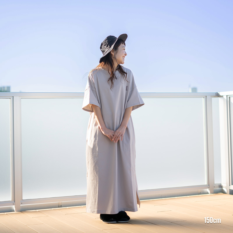 SK061-BL-F ウサロゴワンピ（フリーサイズ）の着用イメージ