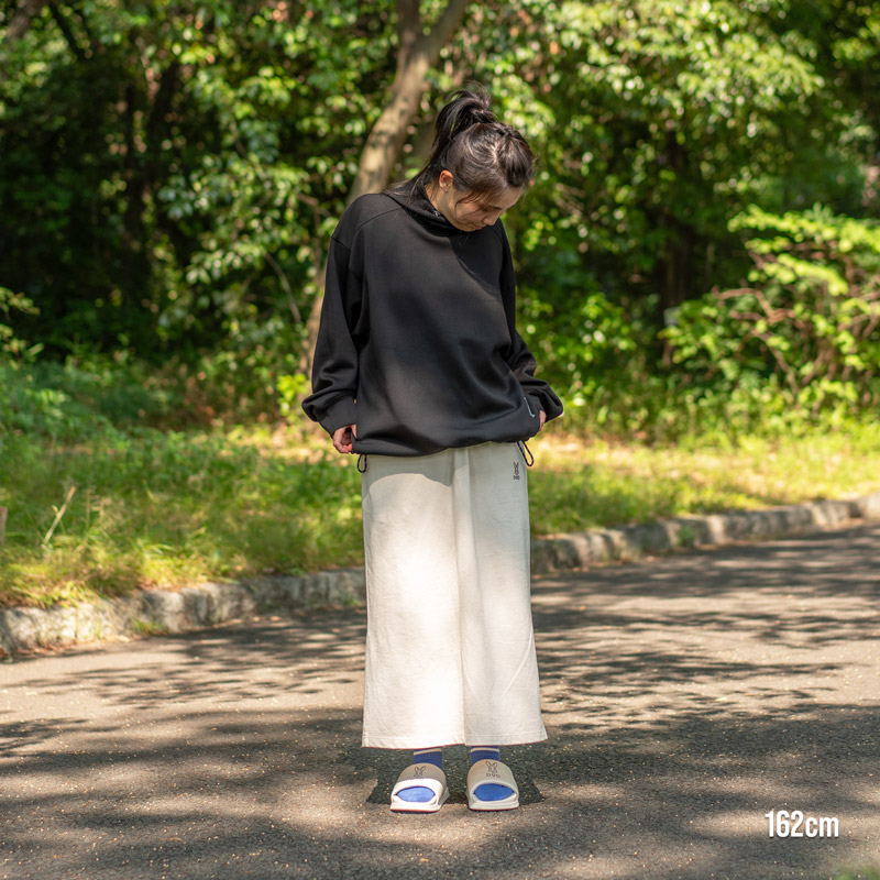 SK118-GY-F ウサロゴスカート（フリーサイズ）の着用イメージ