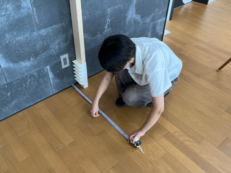 壁からの距離はかってるうるちゃん