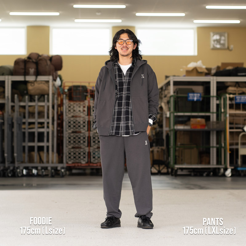 JK089-IV-S ウサロゴジップパーカーS/M/L/XLの着用イメージ