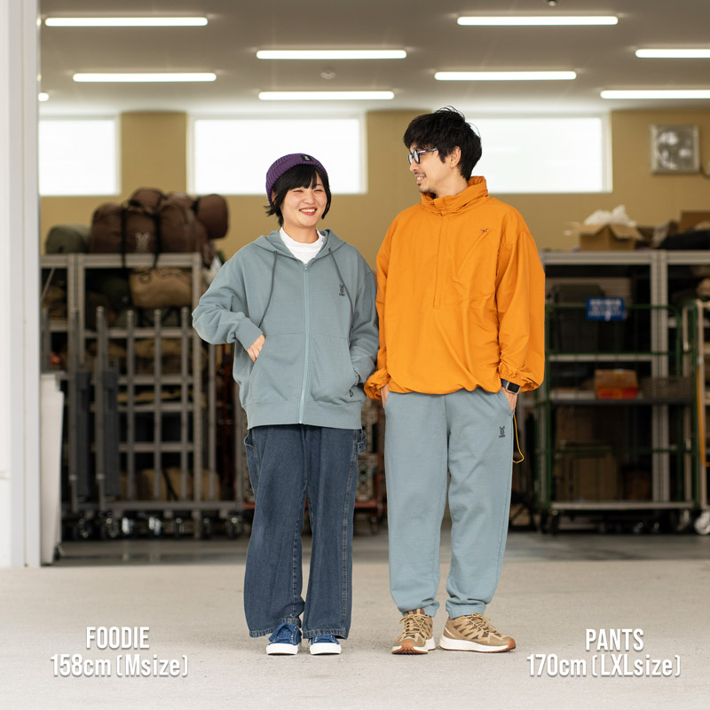 JK089-IV-S ウサロゴジップパーカーS/M/L/XLの着用イメージ