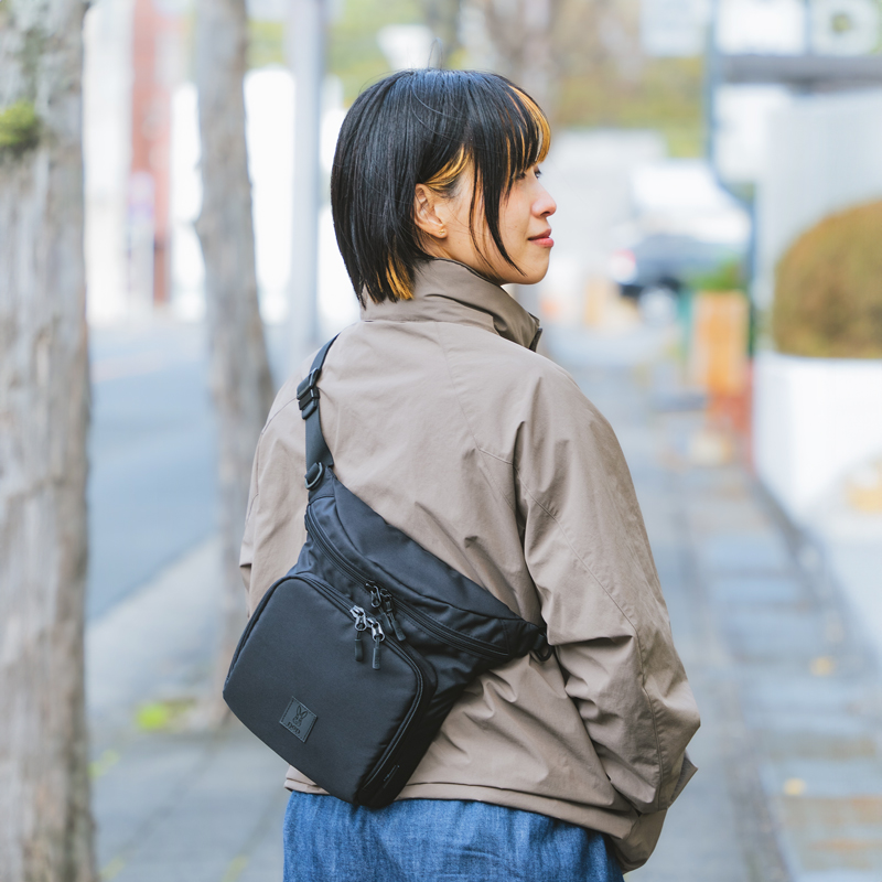 BA085-BK ボディバCDの着用イメージ