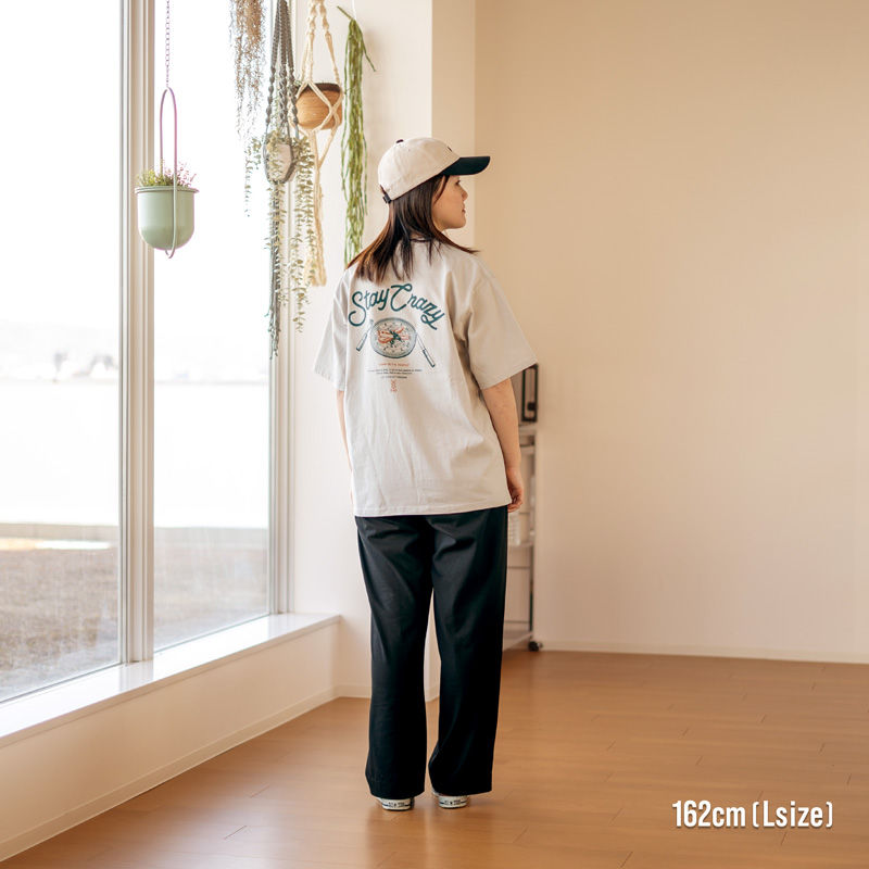 TS109-WH-M ニンジンステーキTEE M/L/XLの着用イメージ