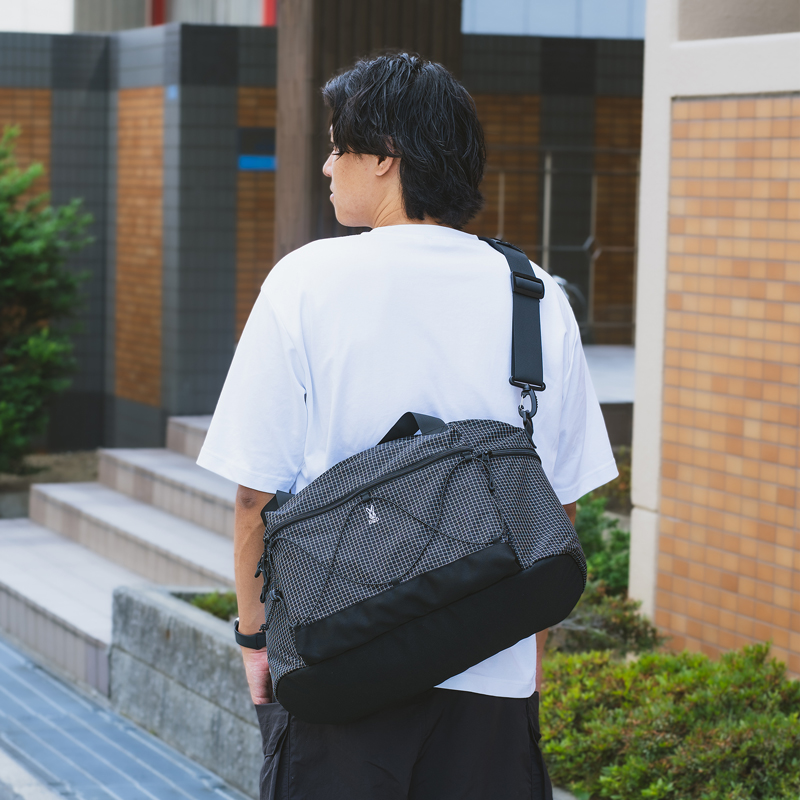 ツォイツォイボストンのメインの特徴(クッション芯材入りで肩に負担を感じにくい)