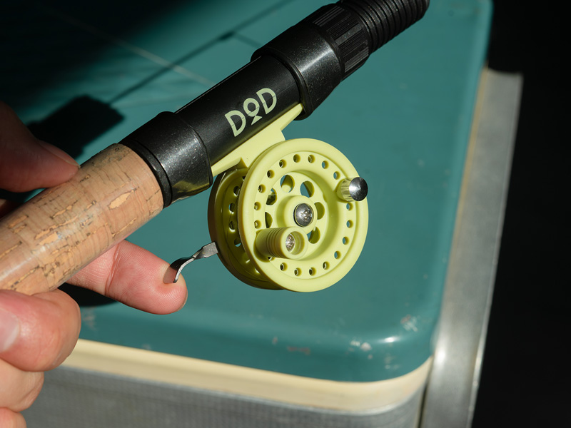  ハジメテ・ワカサギ・竿セット（1本）のメインの特徴（押す、回すだけ。魚の「食いつき」が手元でわかるリール）