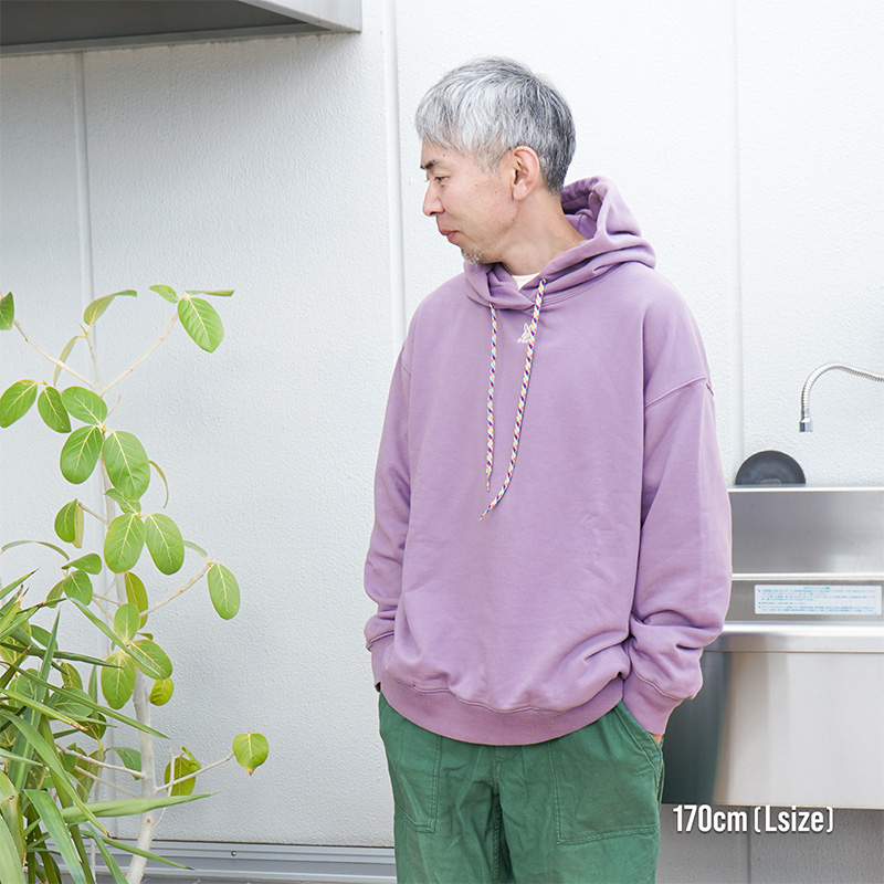 JK193-GY-M ウサロゴフーディ（M/L/XL）の着用イメージ
