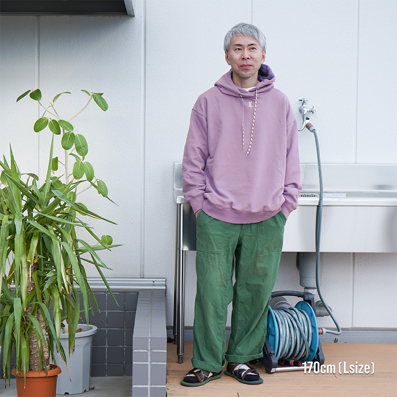 JK193-GY-M ウサロゴフーディ（M/L/XL）の着用イメージ