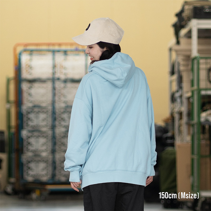 JK193-GY-M ウサロゴフーディ（M/L/XL）の着用イメージ
