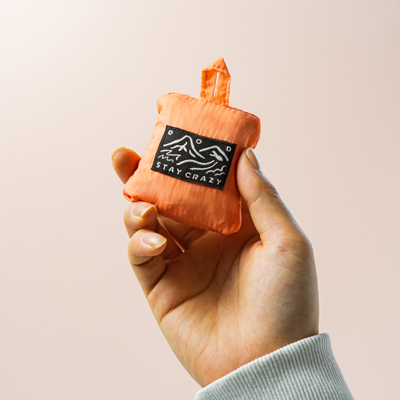  MCB(8)のメインの特徴（持ち歩くことを、忘れる軽さ。）