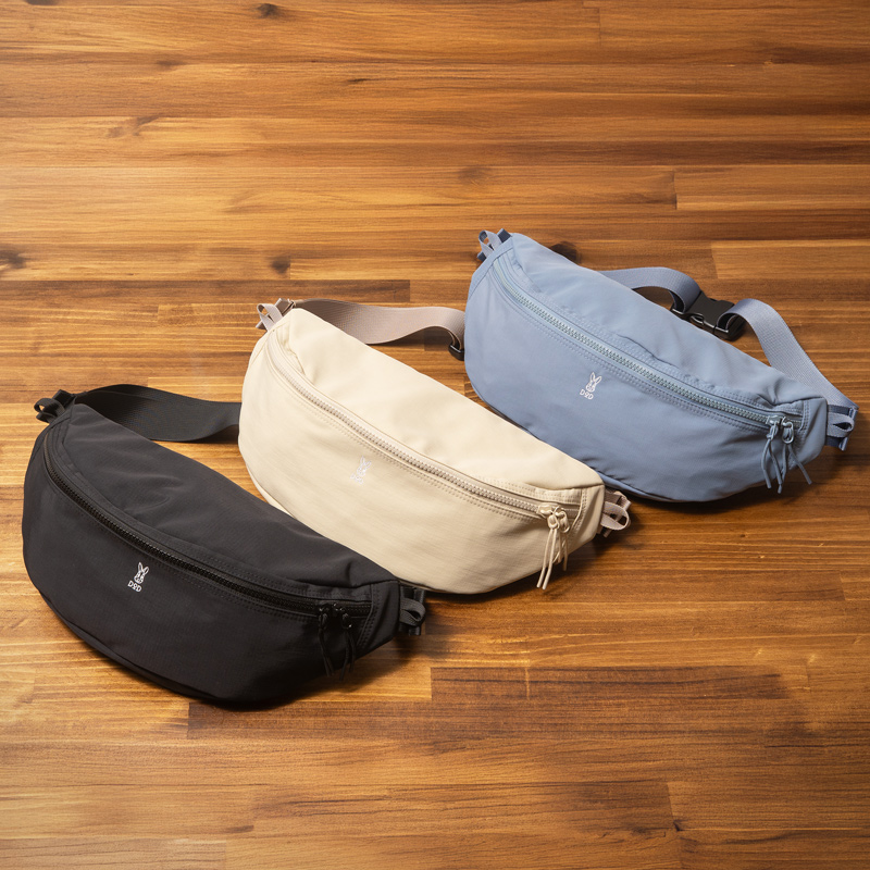  シュットリップボディバッグ（2）のメインの特徴（選べる3色展開）