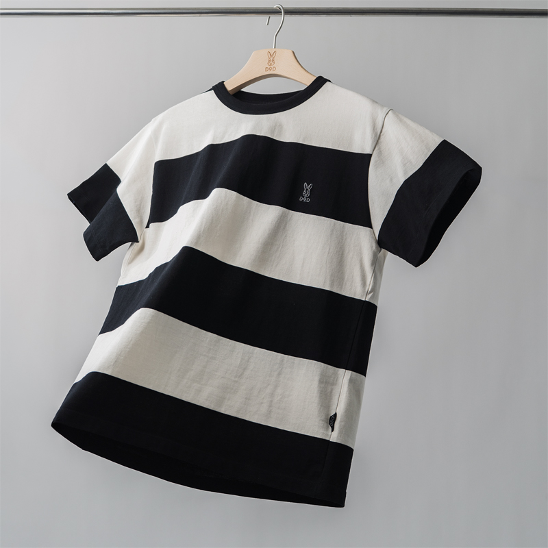  ウサロゴTEE（M/L/XL）の特徴（ワイドシルエットの半袖Tシャツ）
