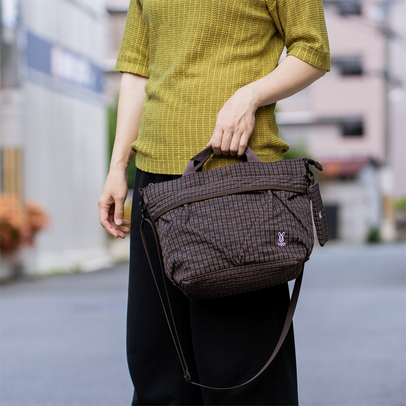  マスマストートショルダーの特徴（シーンや服装に合わせて選べる便利な2WAY仕様）