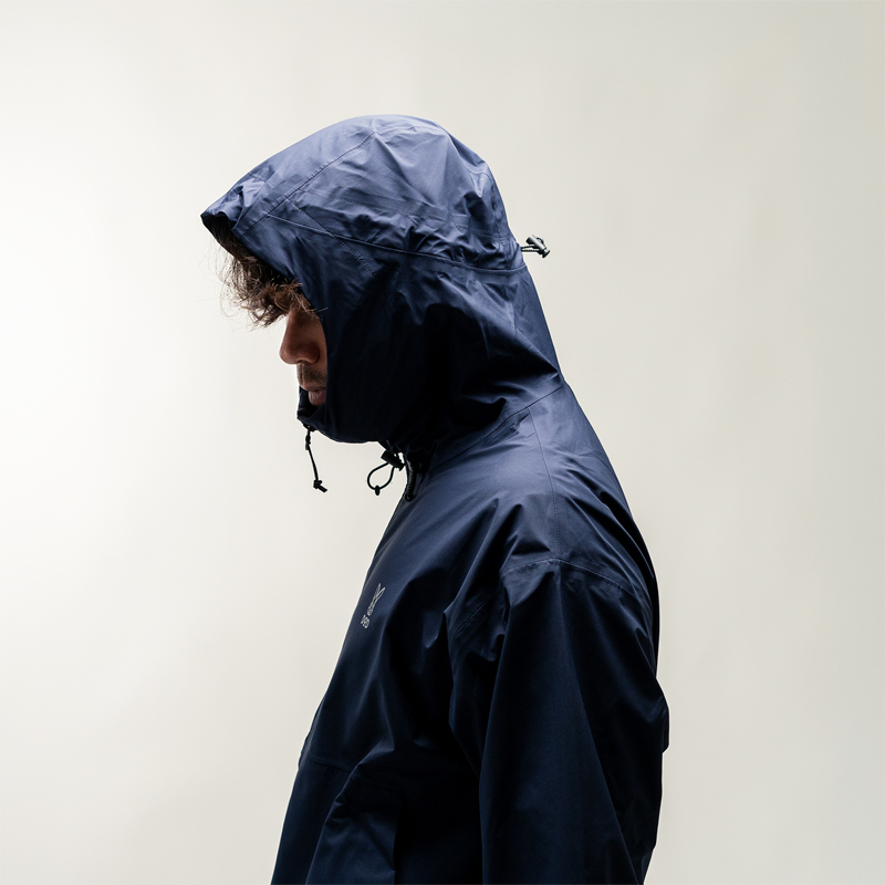 JK335 ヤマウサンポ・シェルジャケM/L/XL						の特徴（頭の動きに沿ってくれるフード）