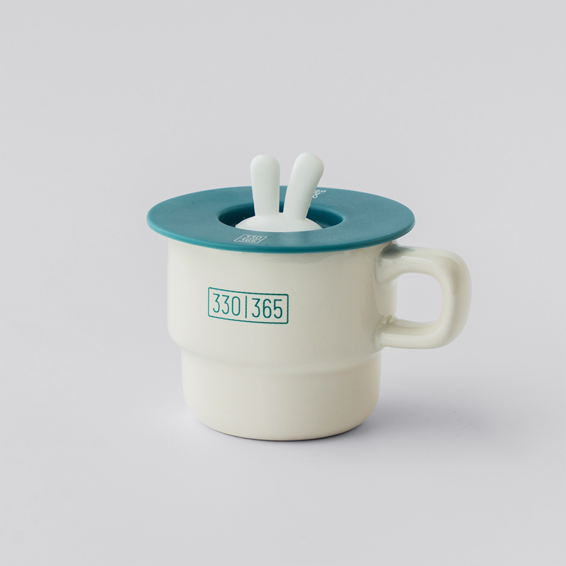 アウトドアブランド「DOD（ディーオーディー）」の、日常を彩るライフスタイルライン「330（さんさんまる）」シリーズのfave mug & cover（DH1-020-GR）