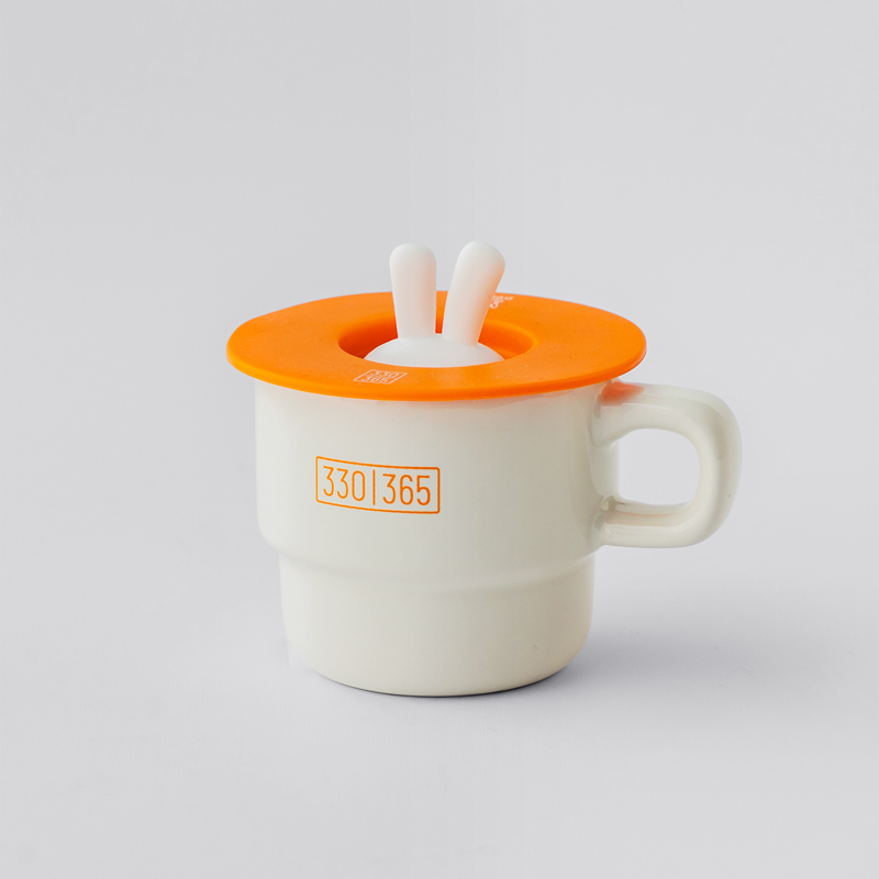 アウトドアブランド「DOD（ディーオーディー）」の、日常を彩るライフスタイルライン「330（さんさんまる）」シリーズのfave mug & cover（DH1-020-OR）