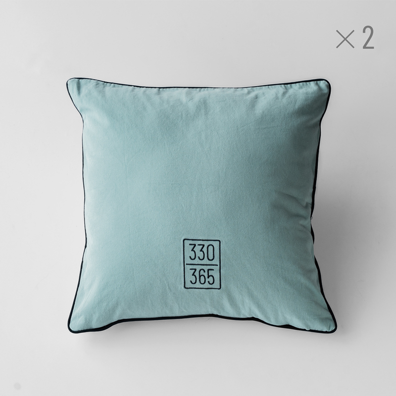 アウトドアブランド「DOD（ディーオーディー）」の、日常を彩るライフスタイルライン「330（さんさんまる）」シリーズのfave cushion cover（DH2-004-BL）